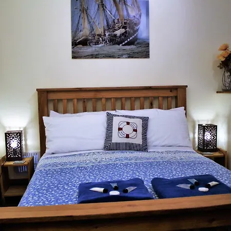 The Old Boathouse Gweek